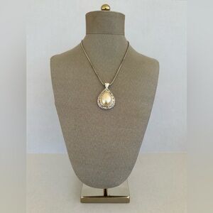 Silver Teardrop Pendant Necklace